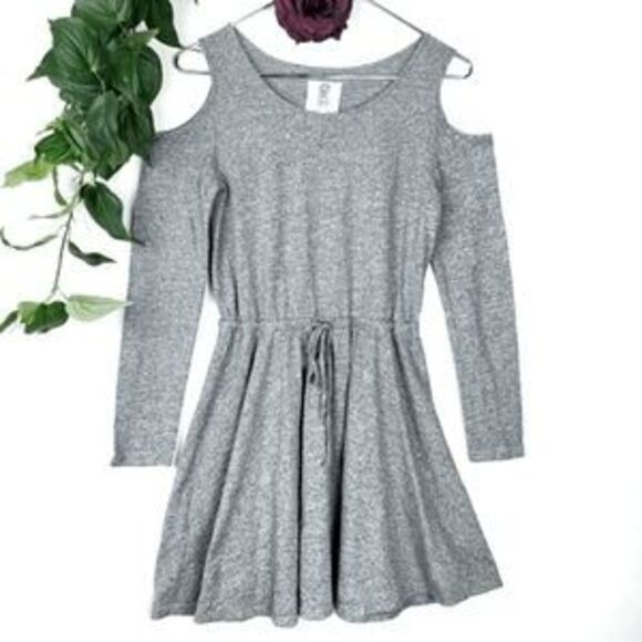 Anthropologie Lili's Closet Jamma Grey Cold Shoulder Skater Dress Size: X-Small - Picture 6 of 6